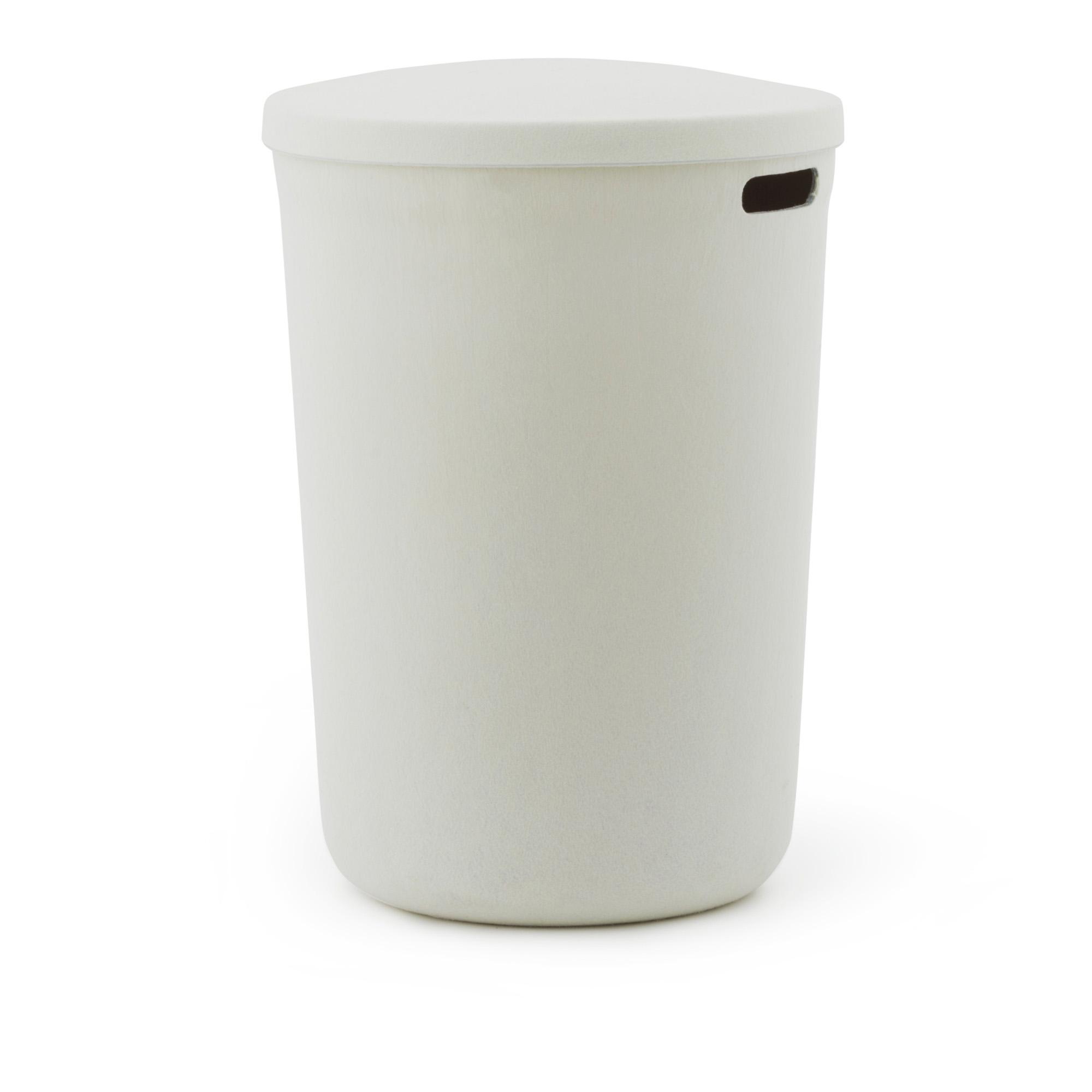 Normann Copenhagen Normann Copenhagen - Hide Laundry Basket Cream - Skittentøyskurver - Simon Legald - Beige - Plast