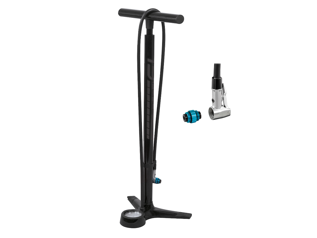 Force FORCE Workshop fotpumpe med manometer 16,5 bar/240 PSI sort
