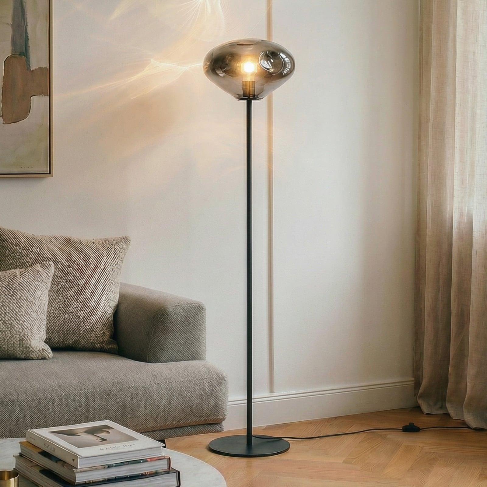 Lindby Lelia gulvlampe høyde 150 cm røykgrå glass metall Lindby - Spisestue - Design - Med en lyskilde