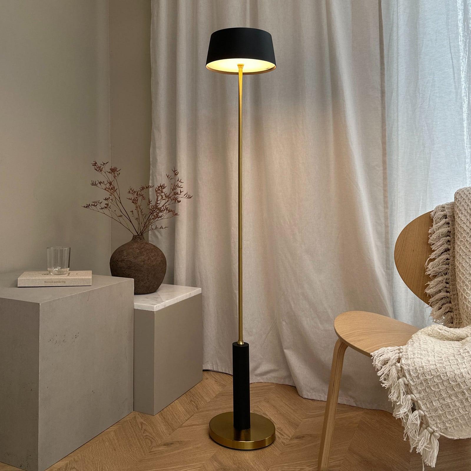 Dyberg Larsen Yoyo Rechargeable LED Gulvlampe Black Dyberg Larsen - Stue - Design - Metall - Med skjerm