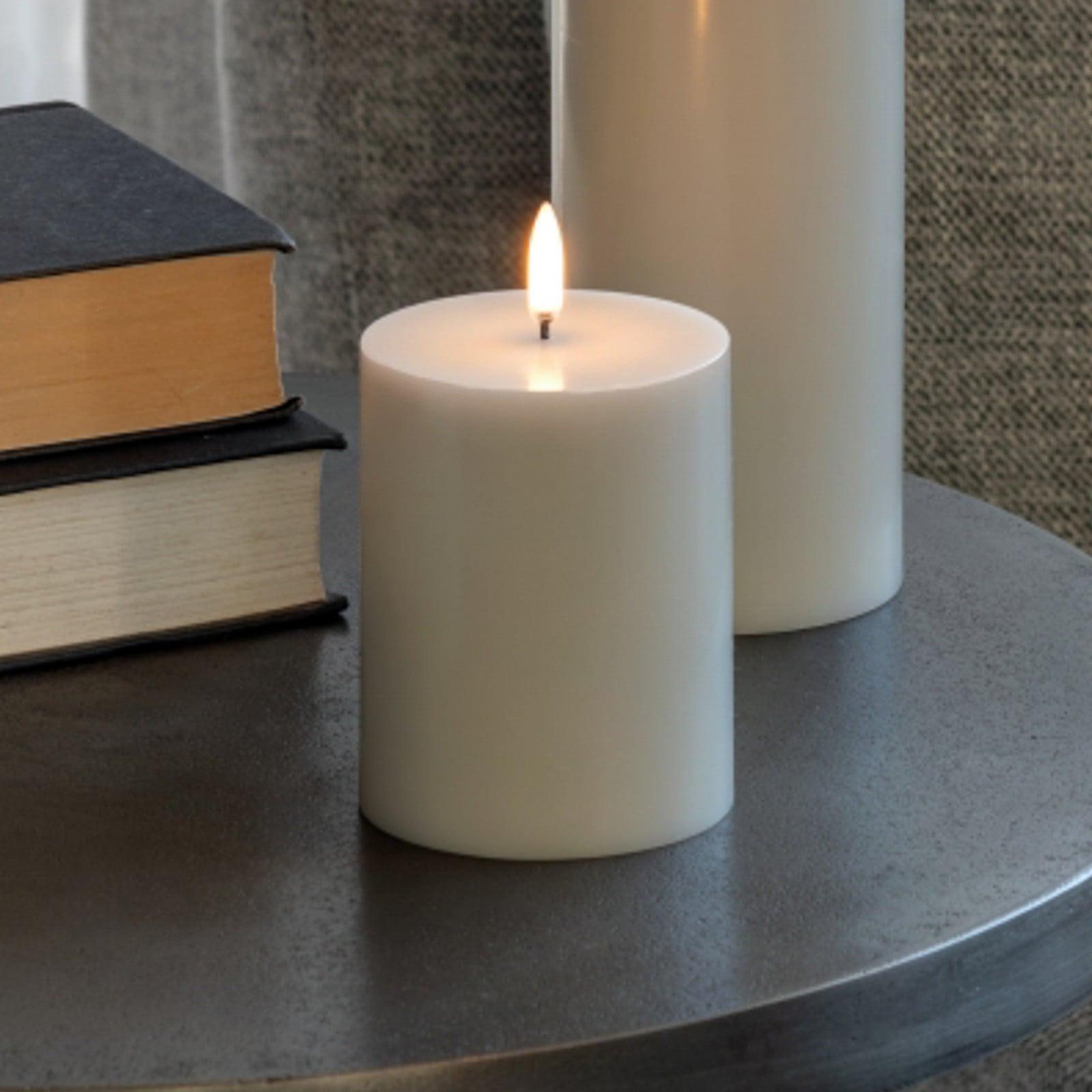 Uyuni Lighting PILLAR LED-stearinlys, lysegrå Høyde 10 cm Voks Uyuni Lighting - Stue - Annet - Med en lyskilde