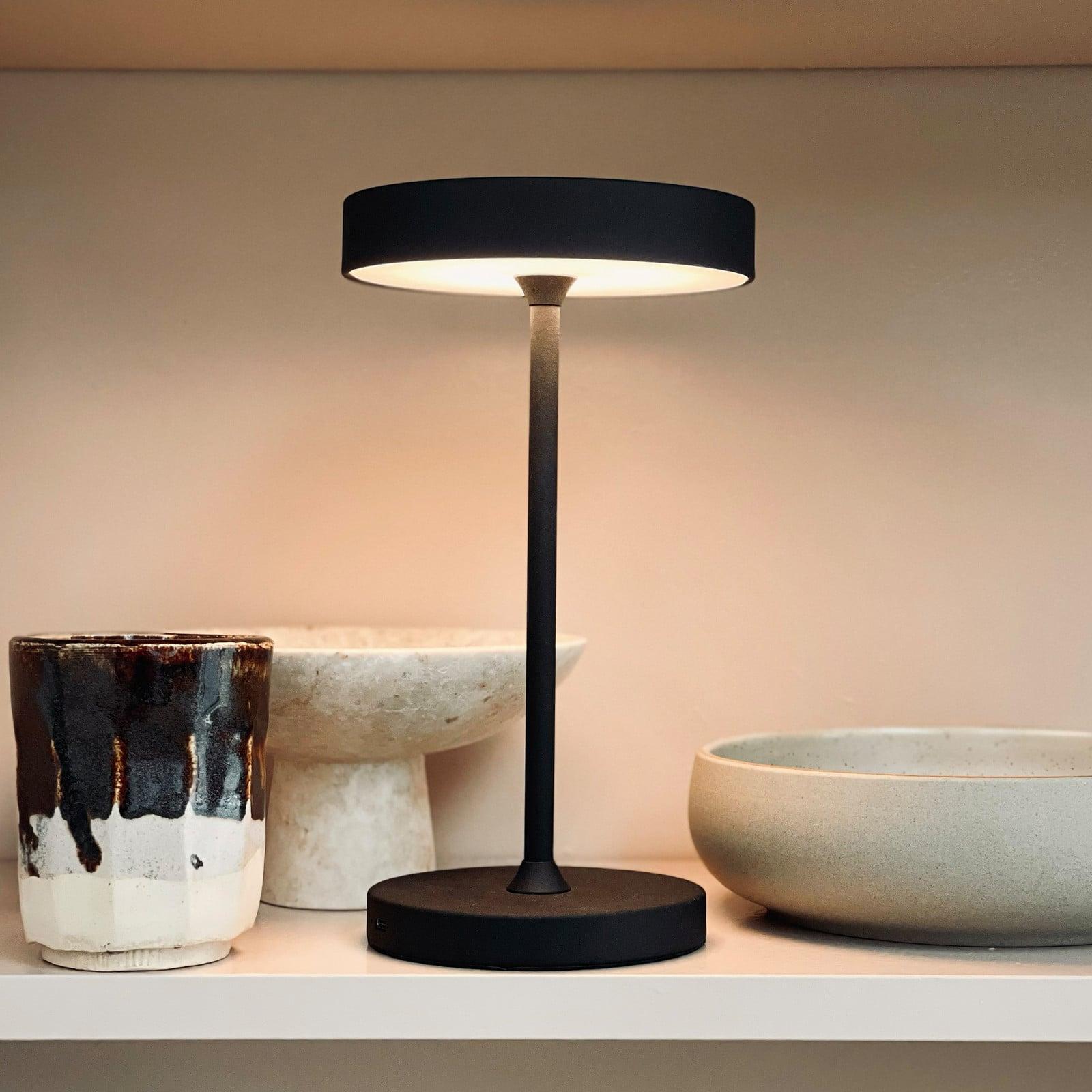 Dyberg Larsen Starlight LED-bordlampe, høyde 26 cm, metall Dyberg Larsen - Stue - Design - Med skjerm