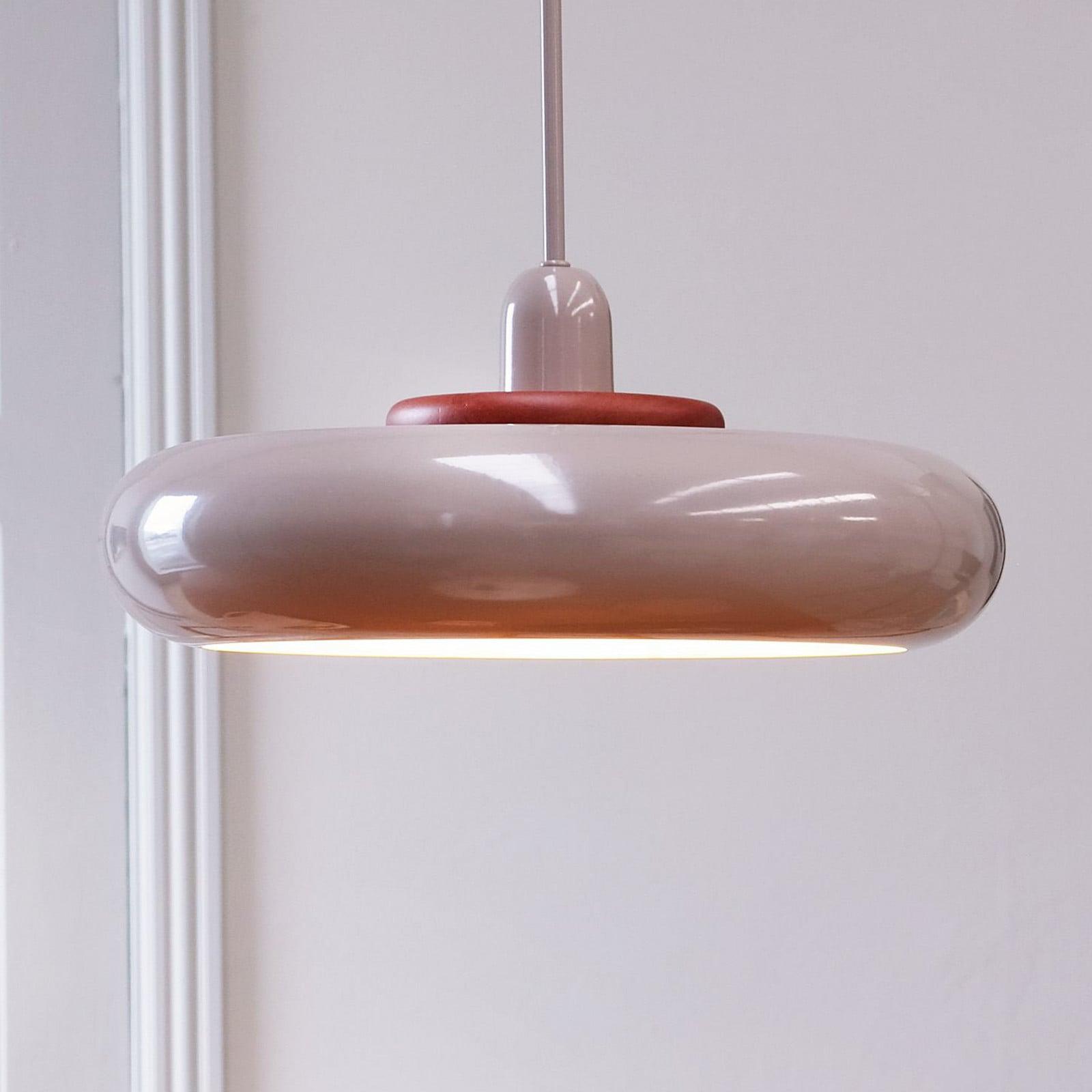 Dyberg Larsen Planet pendellampe Latte Dyberg Larsen - Stue - Design - Metall - Med skjerm