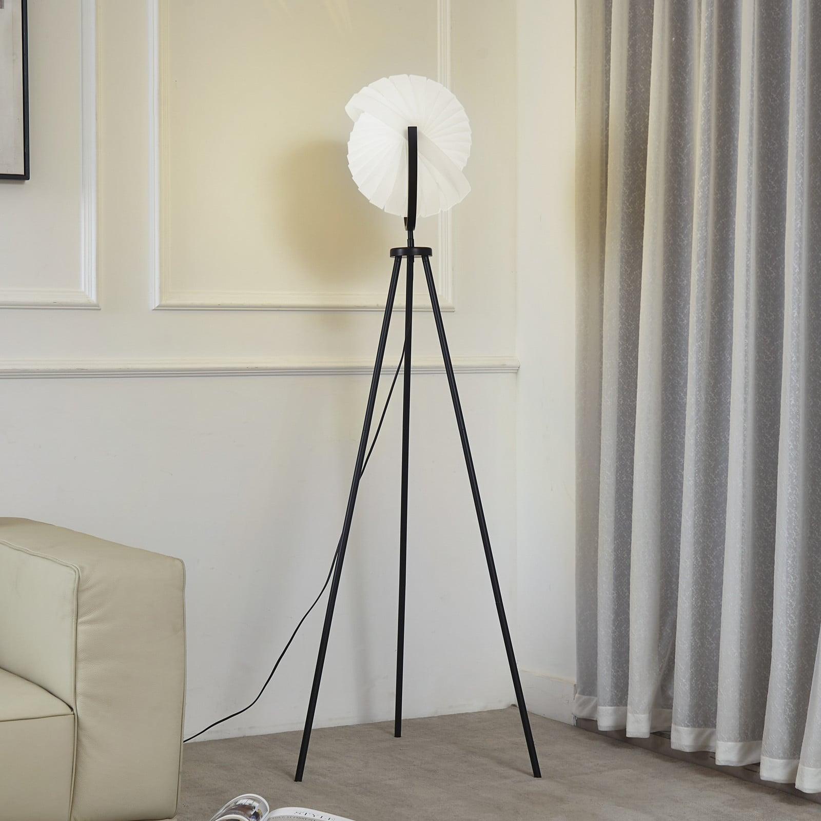 Lucande Helva Gulvlampe Svart/Hvit Lucande - Stue - Skandinavisk - Plast - Trefotet
